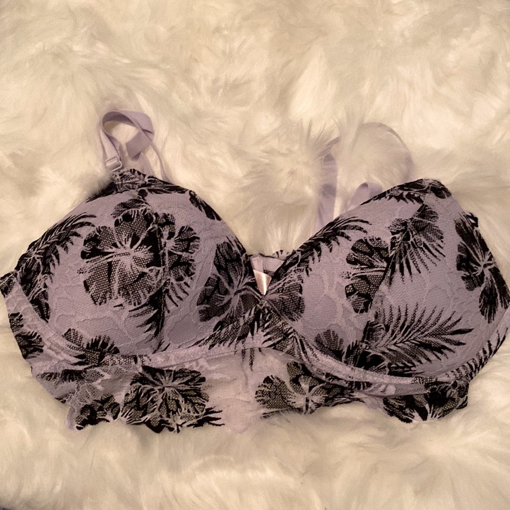 VS Pink Lace Push-Up Bra SZ L